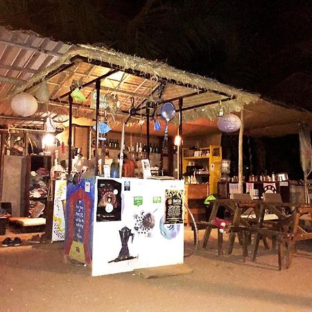 Wonderland Hostel Anjuna Exterior photo