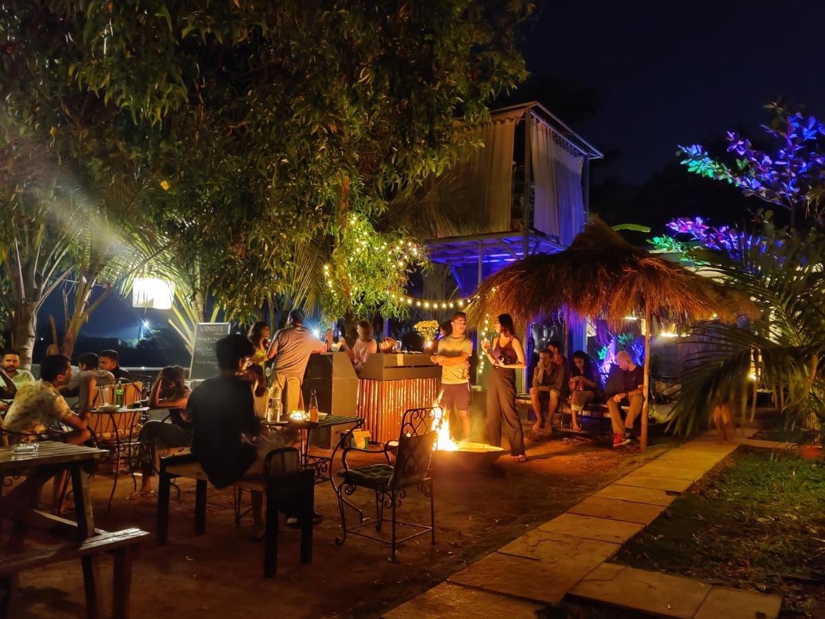 Wonderland Hostel Anjuna Exterior photo