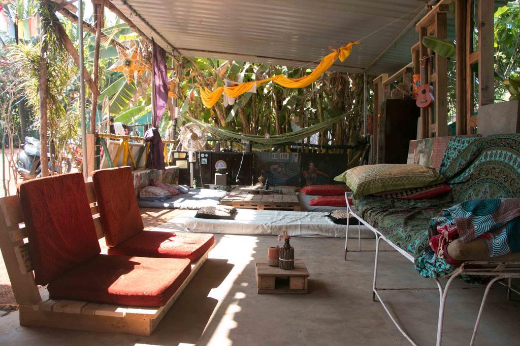 Wonderland Hostel Anjuna Exterior photo