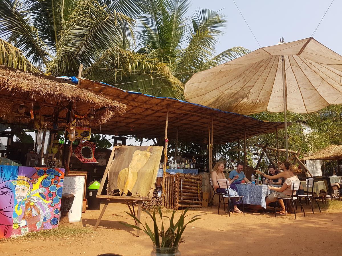 Wonderland Hostel Anjuna Exterior photo