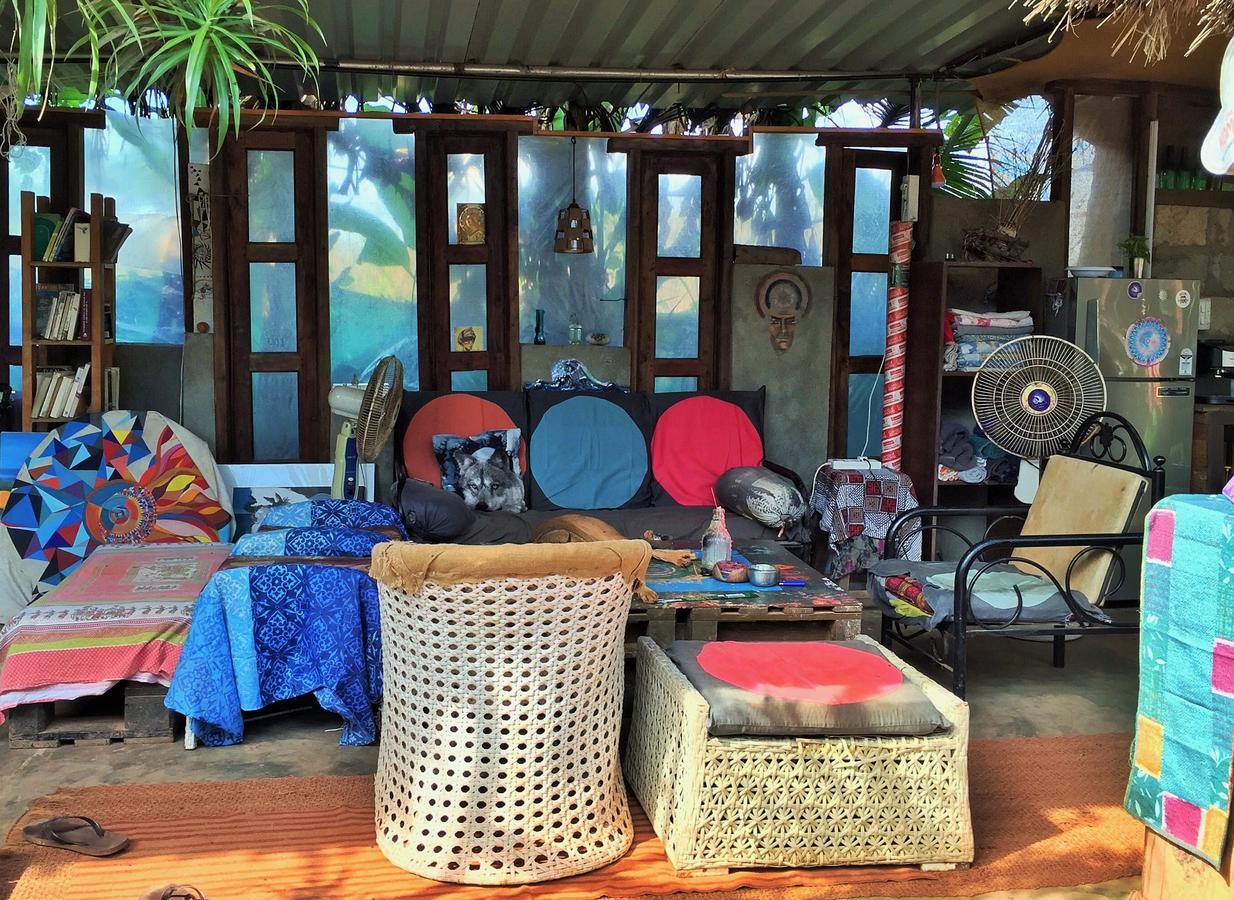 Wonderland Hostel Anjuna Exterior photo