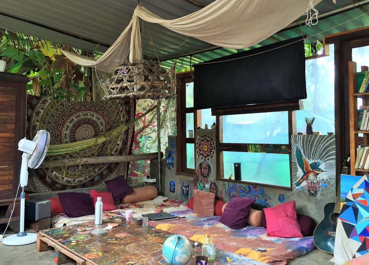 Wonderland Hostel Anjuna Exterior photo